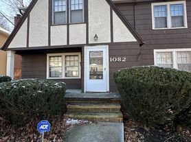 1082 Hillstone Rd, Cleveland, OH