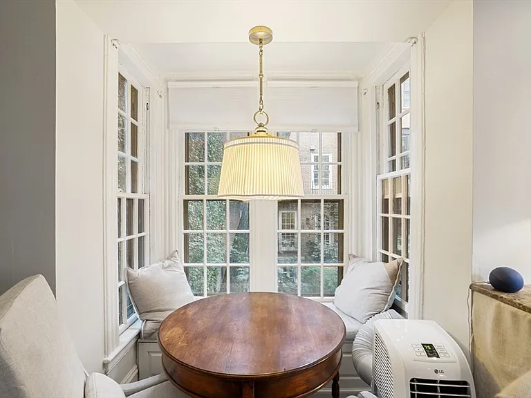 9 Willow St #22 — Photo 4