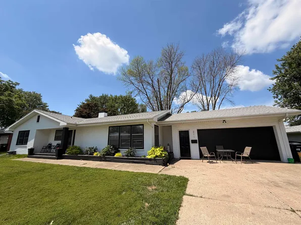211 N 6th Ave W, Hartley, IA 51346