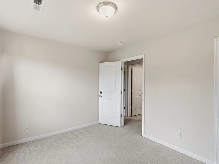 1502 Sharon Rd W — Photo 23