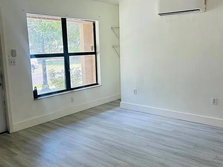 844 NW 3rd Ave #B — Photo 7