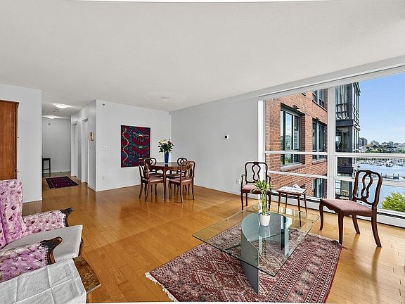 3rd image of 139 Drake St #16D