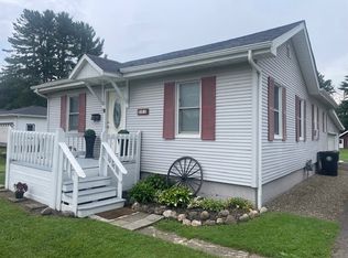 561 Wayne St, Corry, PA 16407