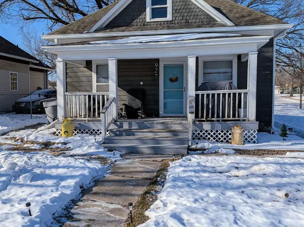 927 Sylvan St, Emporia, KS 66801
