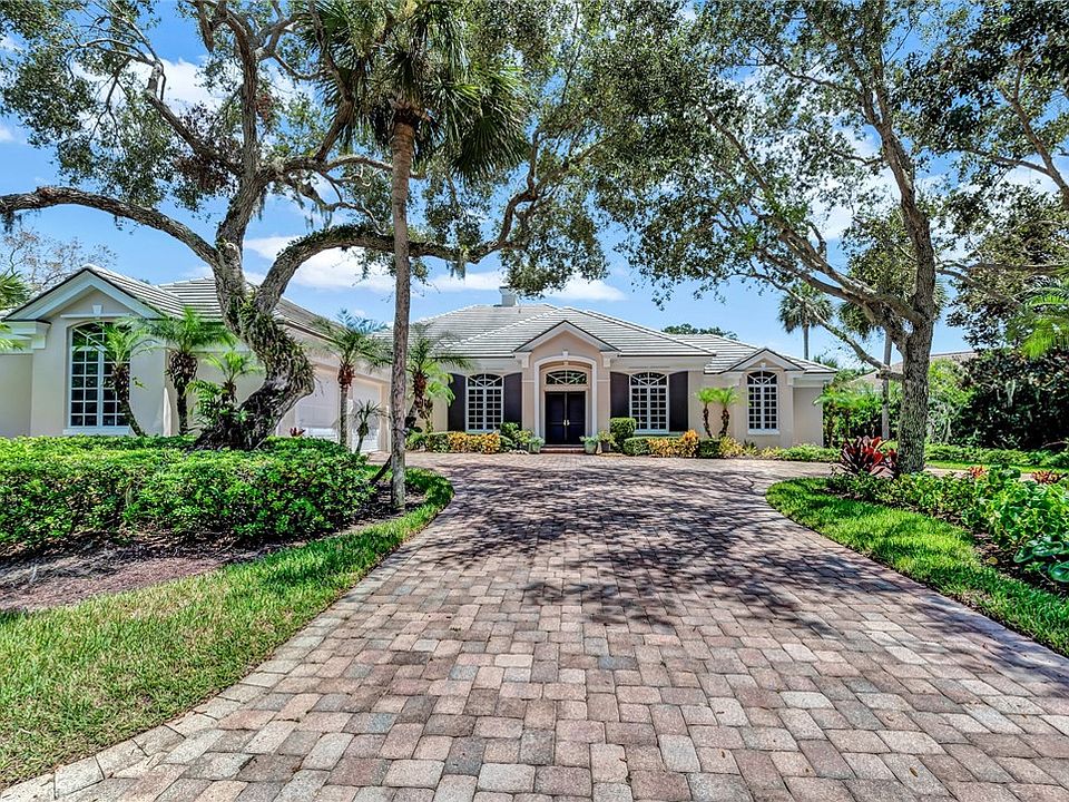 1st image of 211 Shores Dr