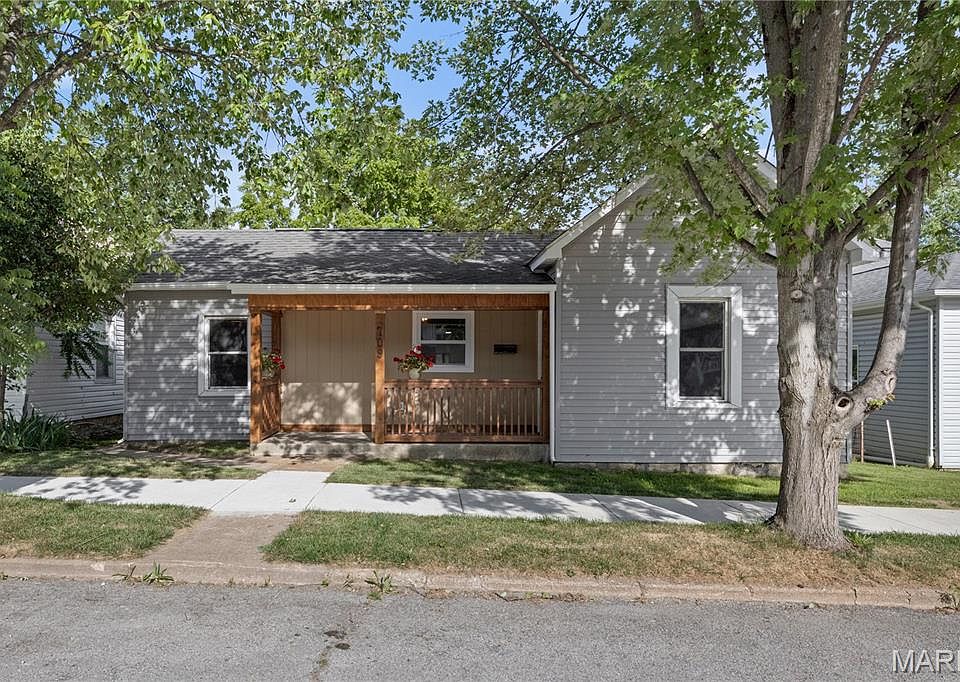 1st image of 709 S 2nd St