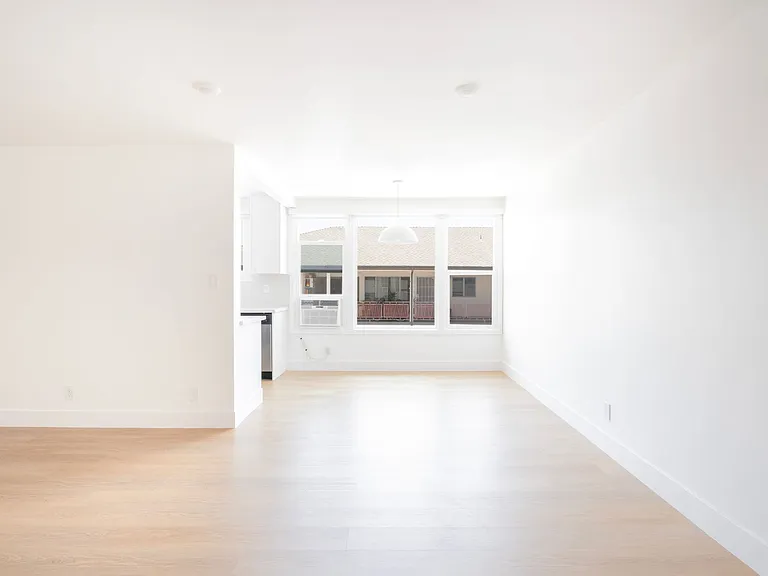 1000 N Curson — Photo 19