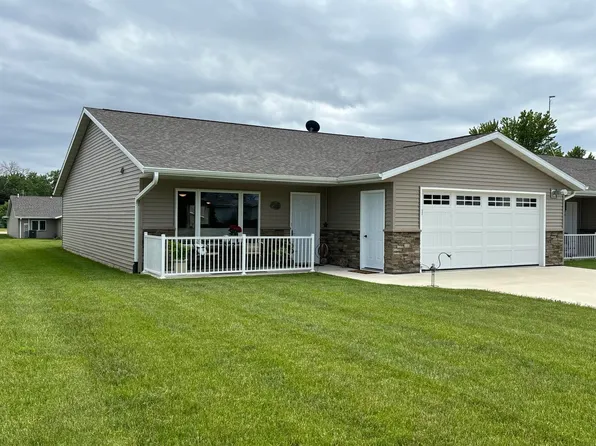 317 4th Ave SW, Cresco, IA 52136