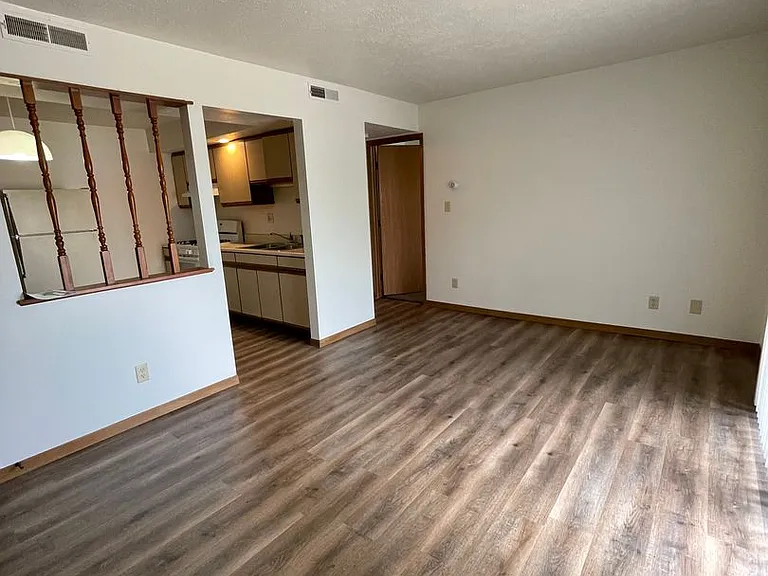 435 S Silverwood Ln #2 — Photo 2