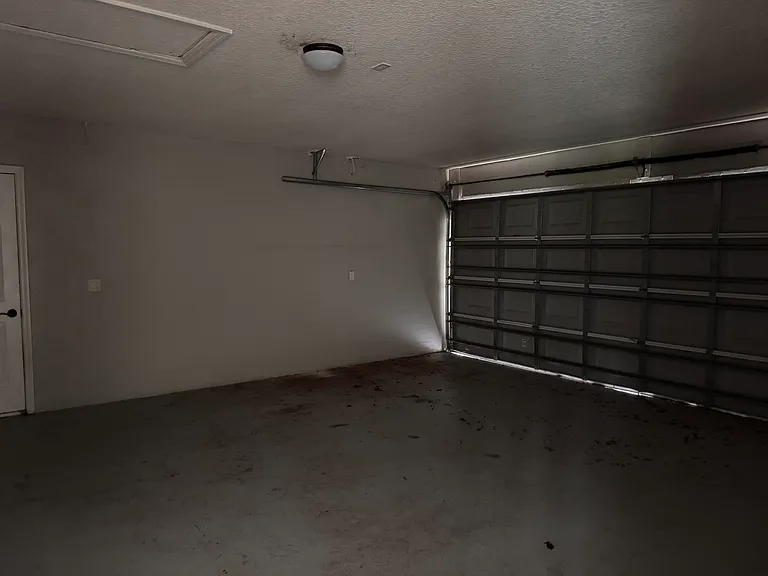 990 Windbrook Dr — Photo 16