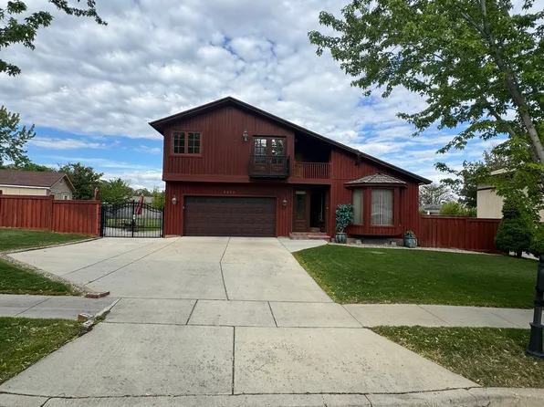 9650 S Buttonwood Dr, Sandy, UT 84092