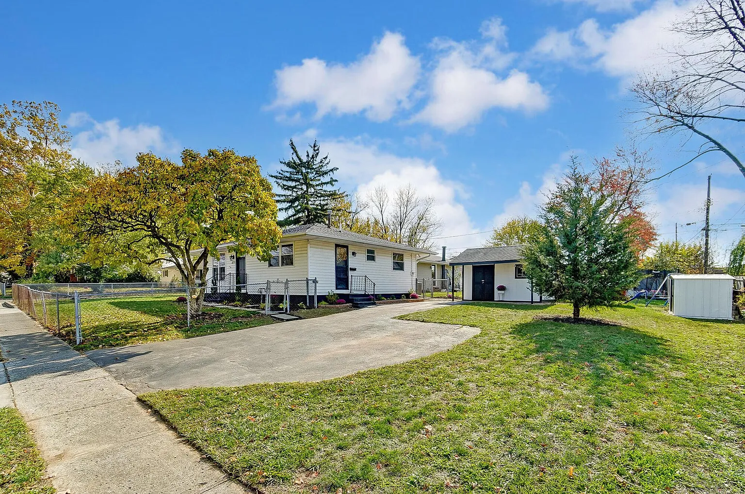 2777 Hillgate Rd photo 1