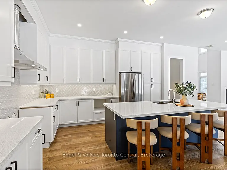 110 Dorothy Dr — Photo 14