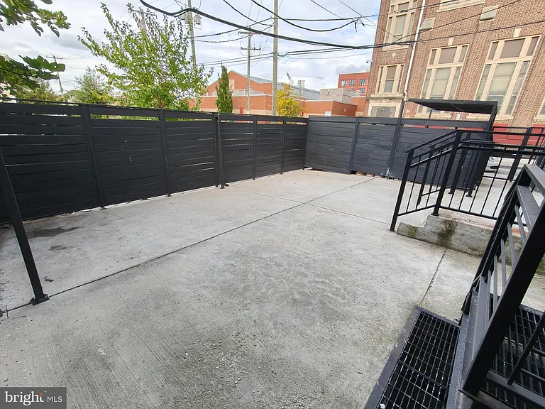 700 N Marshall St #8-C2 — Photo 34
