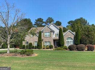 303 Silverbell Ln, Sharpsburg, GA 30277