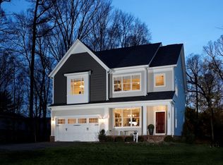 18349 Lakerun Pl, Round Hill, VA 20141