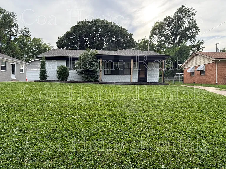 535 S Derby Ave — Photo 1