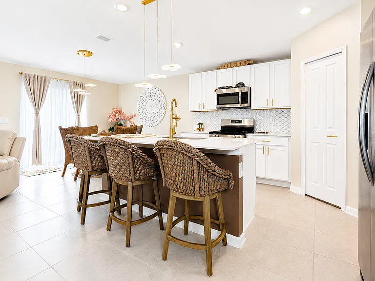 2450 McKinley Dr — Photo 10