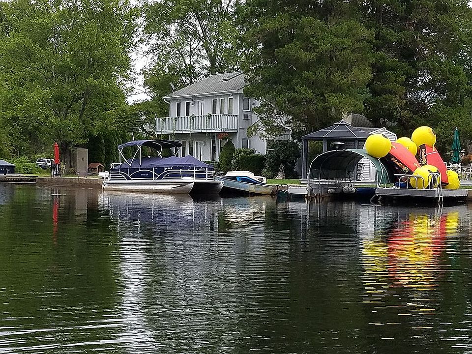 2nd image of 27 Lake Dr