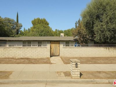 5667 Winnetka Ave, Woodland Hills, CA, 91367