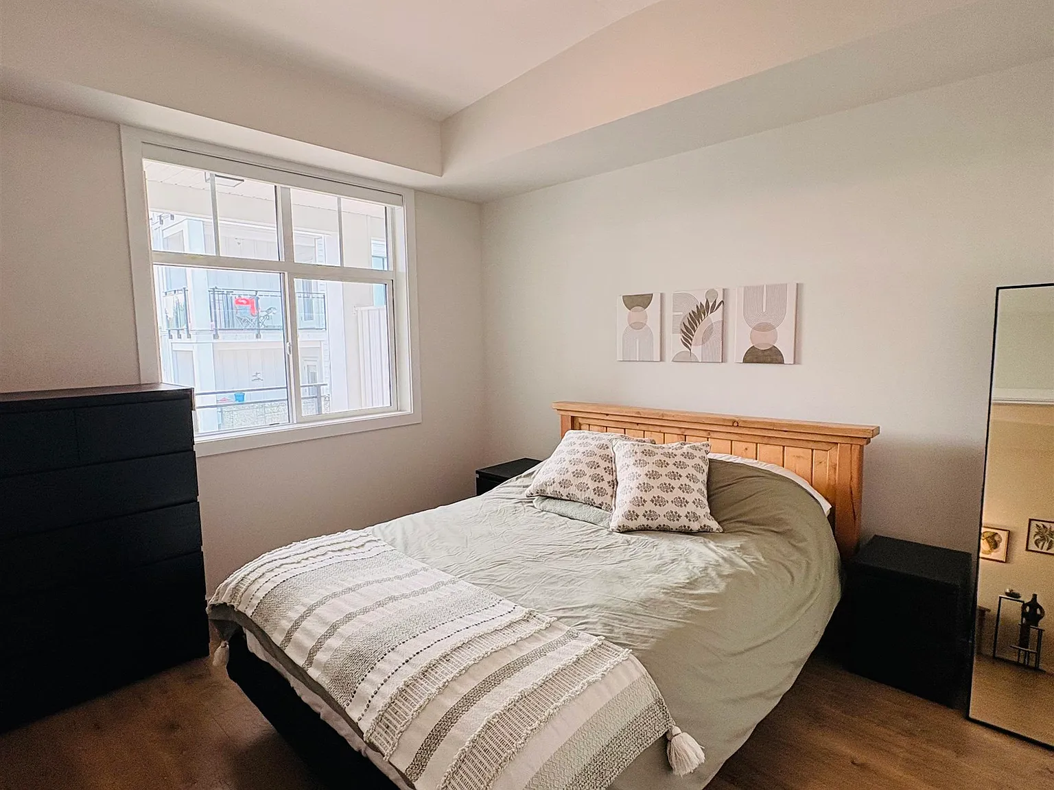 1 bed, 676 sqft, $2,100 — Photo 4