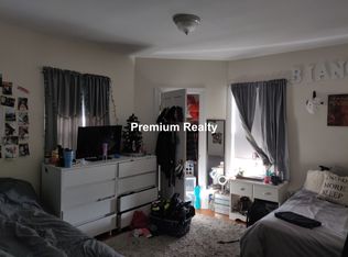 14 Middle St, Newton, MA 02458