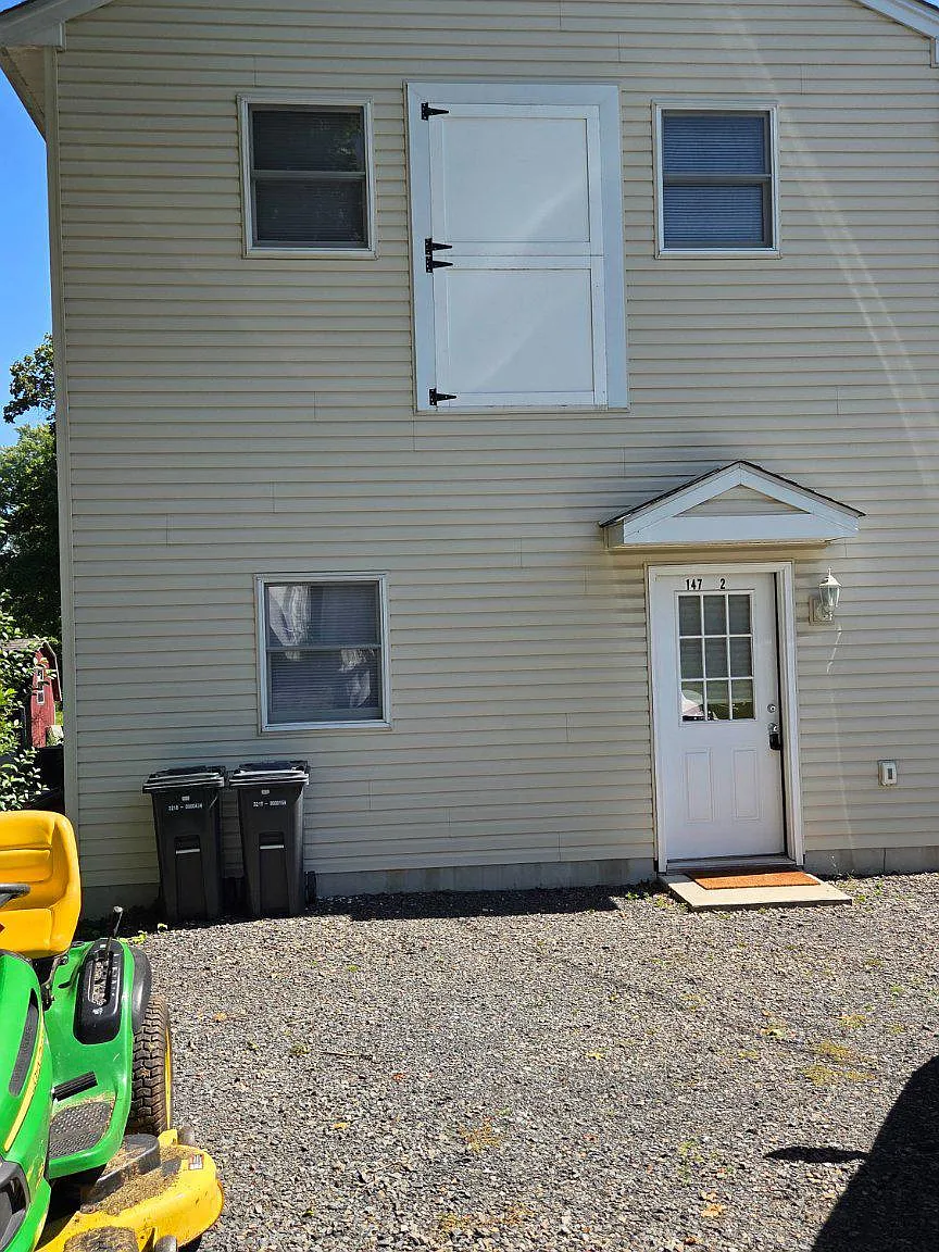 3 bed, 1.5 bath, 1728 sqft, $2,250 — Photo 1