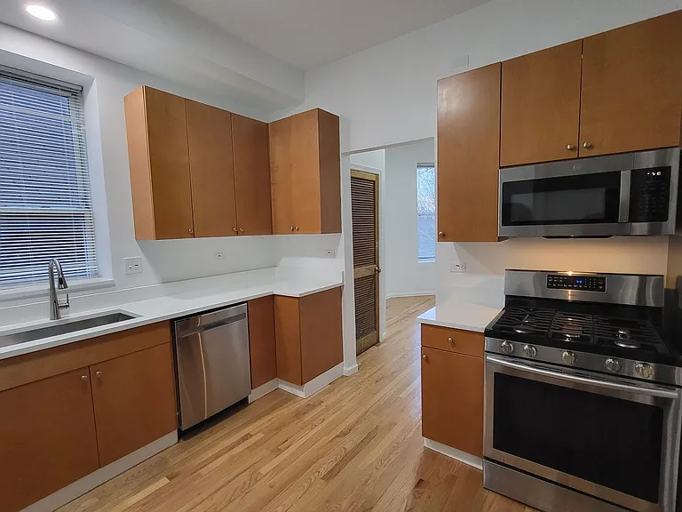 2523 S Whipple St #3F — Photo 1