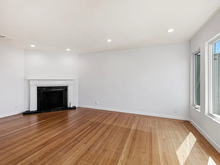 41 Saturn St — Photo 8