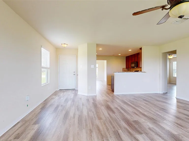 2102 Red Cedar Trl — Photo 10