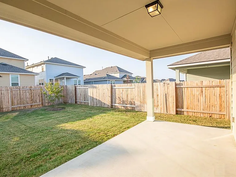 129 Winding Hollow Ln — Photo 29