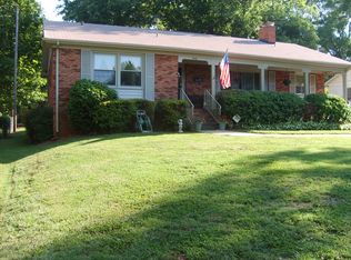 2026 Sandhurst Dr, Charlotte, NC 28205