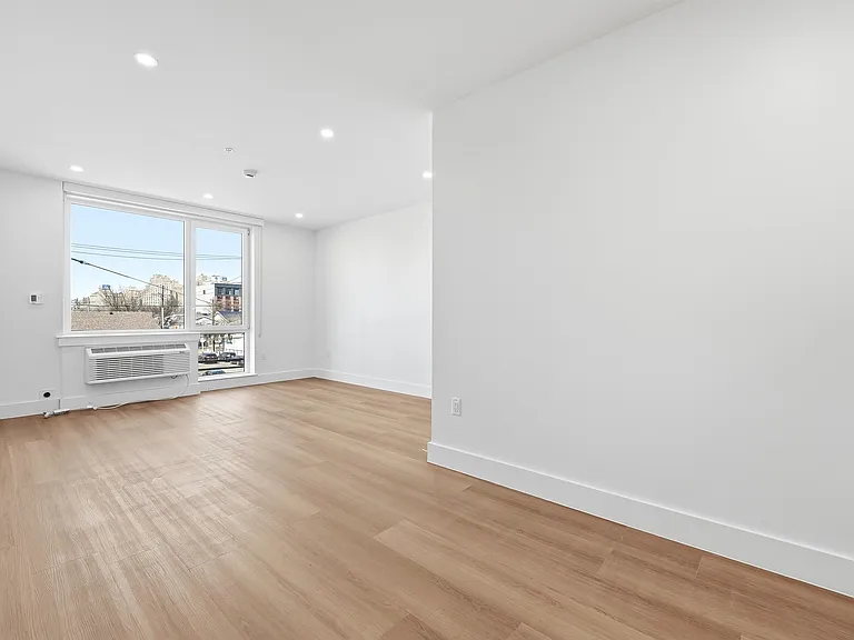 337 Johnston Ave #305 — Photo 2
