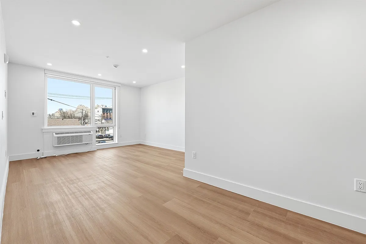 Building Photo - 337 Johnston Ave #305