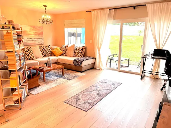 1958 E Discovery Cir Circle E, Deerfield Beach, FL 33442