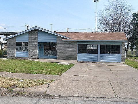 1st image of 2602 Rosewood Dr