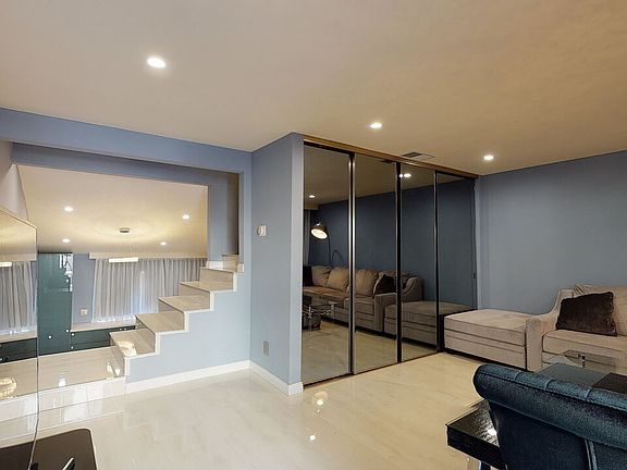 5th image of 5461 Newcastle Ave APT 10