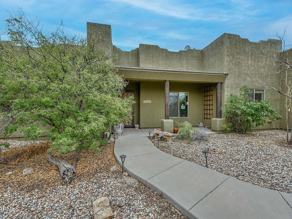 1st image of 210 W YUCCA Lane