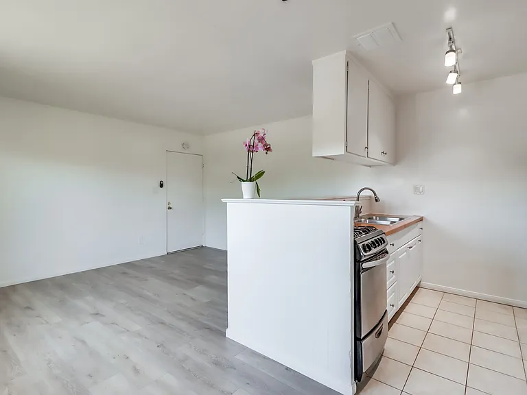 1024 Turquoise St #A — Photo 13