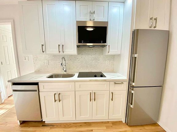 3rd image of 90 Greenwich Ave #2-1