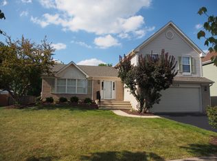 1215 Easton Dr, Carol Stream, IL