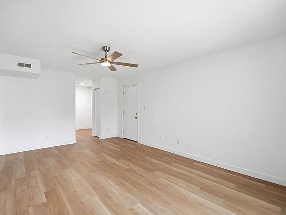 4th image of 2844 E Marconi Ave APT 101