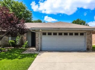 1041 Green Ridge Ter, Saginaw, TX 76179