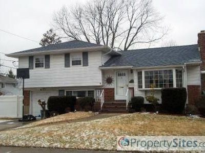 3 David Dr, Farmingdale, NY, 11735