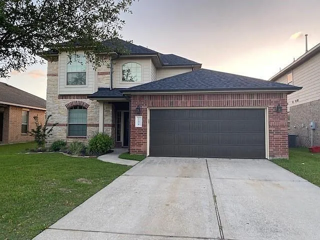 4 bed, 2.5 bath, 2314 sqft, $2,550 — Photo 1