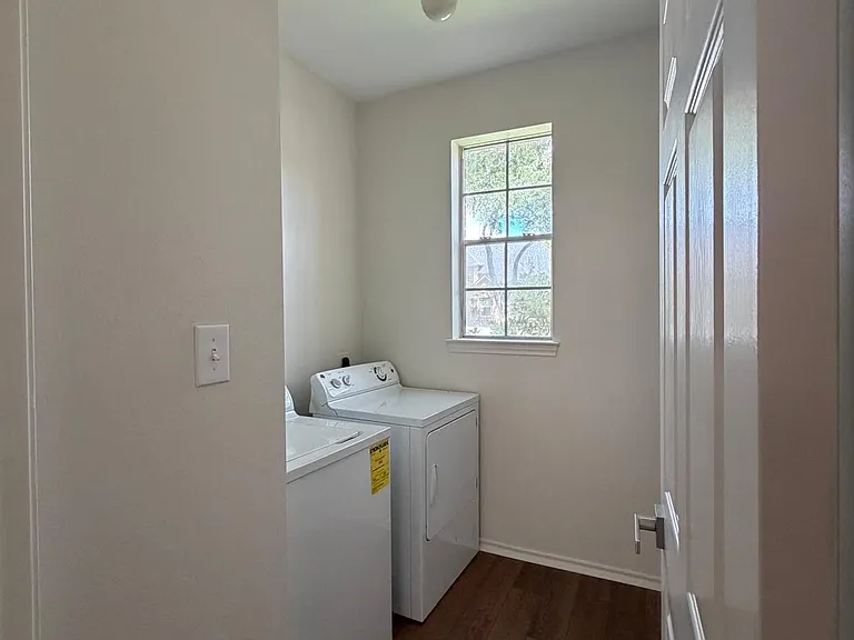 2107 Hill Canyon Ct — Photo 9