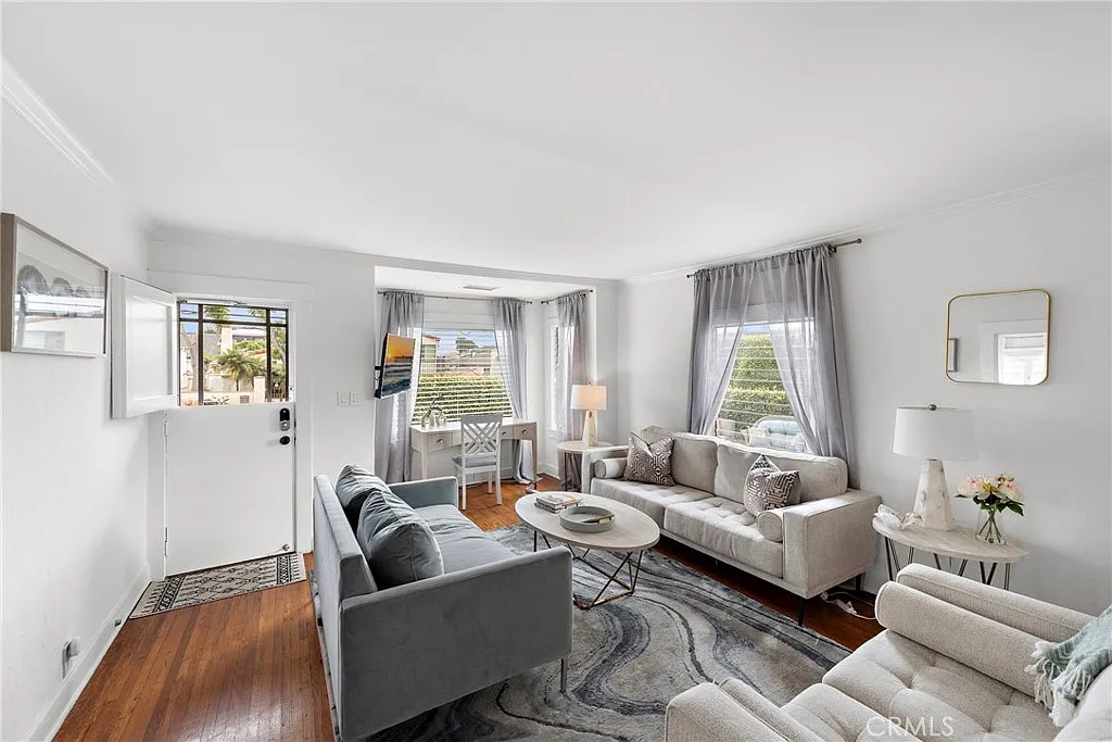 2 bed, 1000 sqft, $6,495 — Photo 4