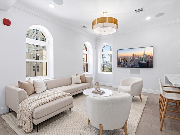 4th image of 133 Clifton Pl Floor 2