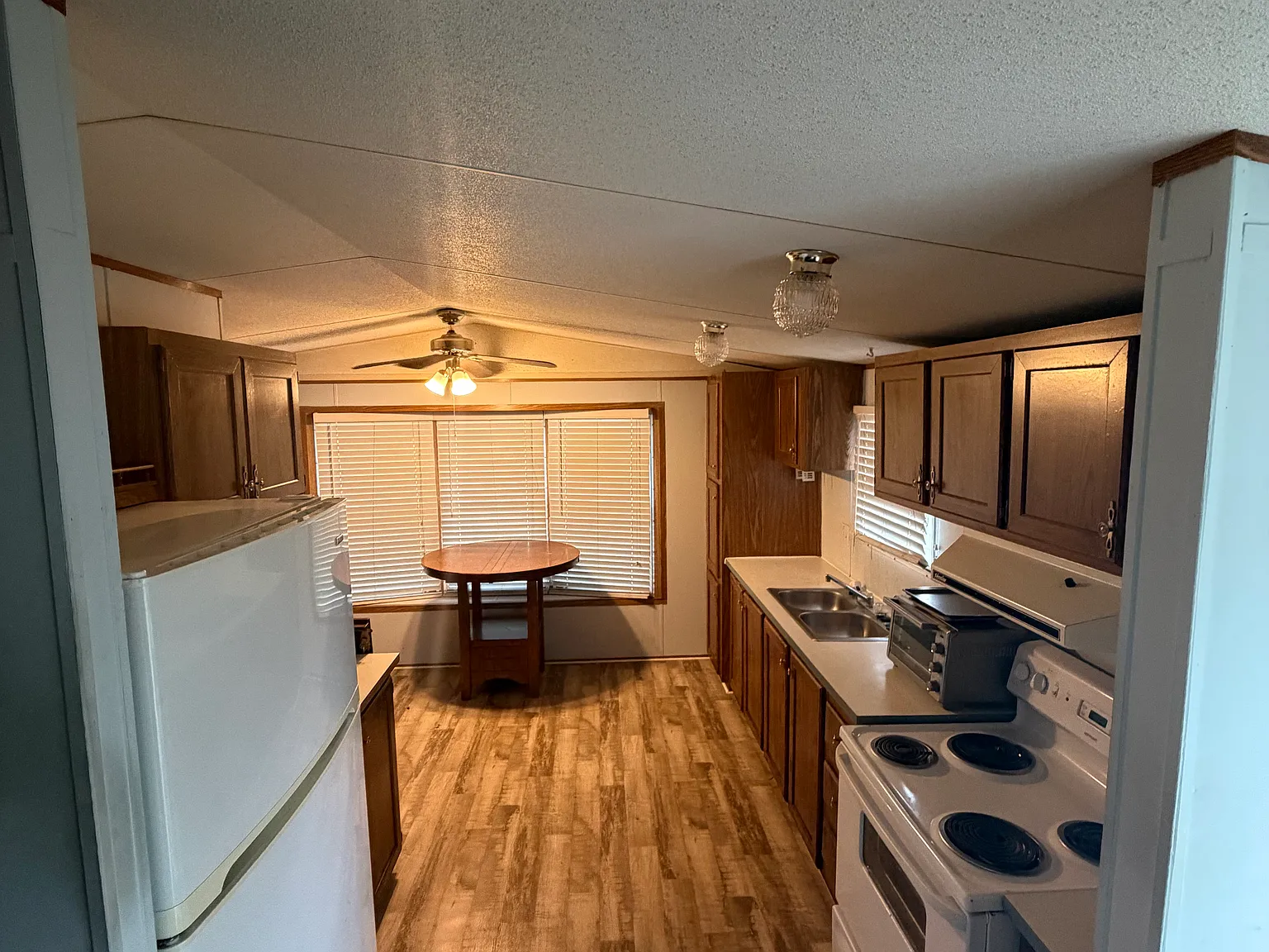 2 bed, 10 sqft, $800 — Photo 3
