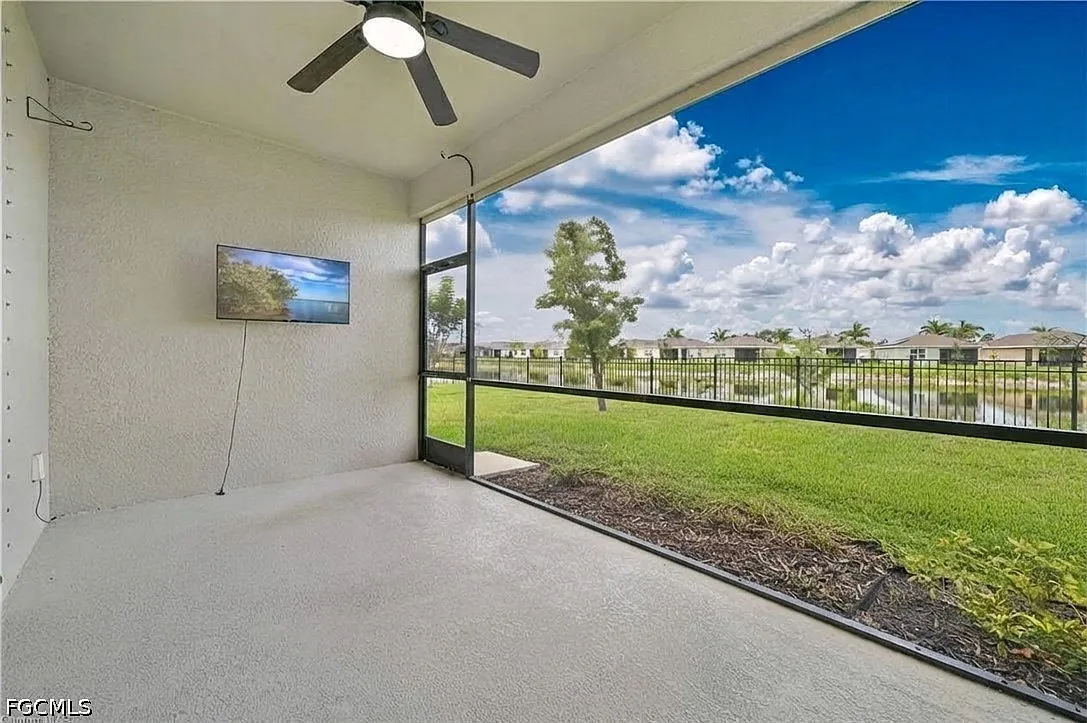 4 bed, 2.0 bath, 2156 sqft, $2,600 — Photo 3